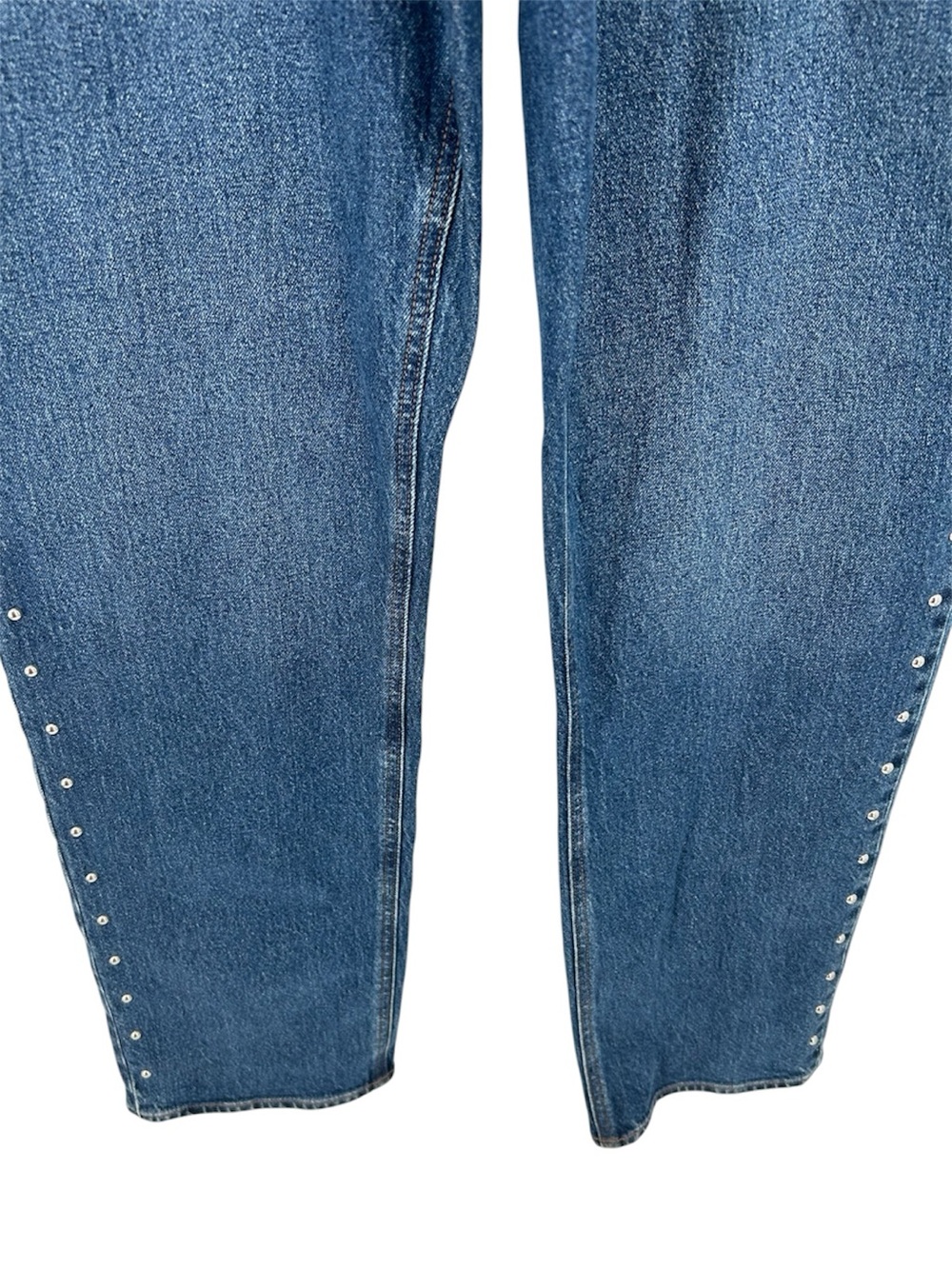 NWT Old Navy Extra High-Waisted Studded Straight Jeans in Studded Medium Wash - Picture 7 of 11